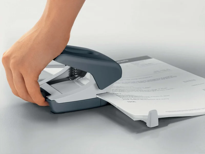 PERFORATOR 30 COLI MODEL 5004 ALBASTRU CELEST COSY LEITZ PERFORATOR 30 COLI MODEL 5004 ALBASTRU CELEST COSY LEITZ