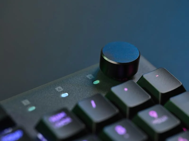 RESIG0000030452_13 Tastatura mecanica Trust GXT 866 Torix cu fir, swtich linear, 104 butoane, full RGB, butoane programabile, tipuri de jocuri FPS, MMO, MOBA, RPG, RTS, negru