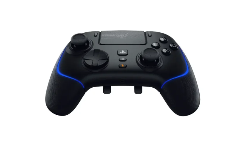 Controller Razer Wolverine V2 Pro pentru PS5 si PC, conectivitate HyperSpeed Wireless si cu fir, lumini razer Chroma, butoane mecanice Razer™ Mecha-Tactile, durata de viata baterie pana la 10 ore cu Chroma, pana la 28 de ore fara Chroma, negru