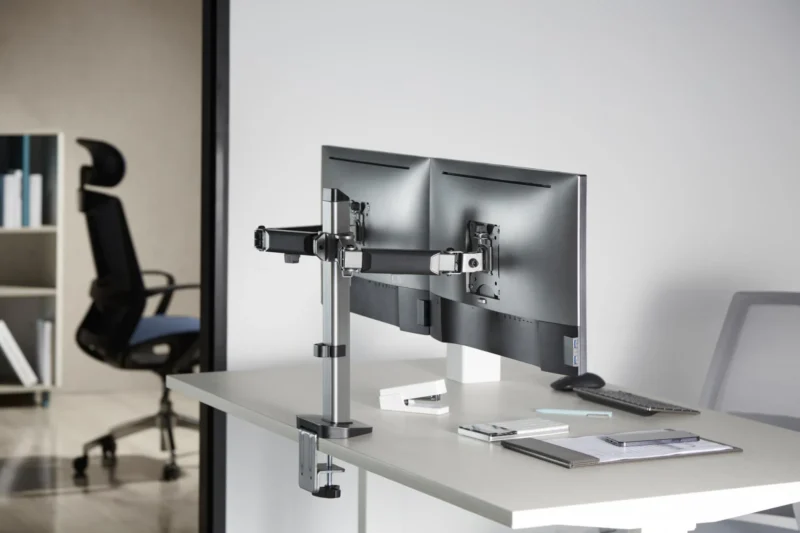 Suport 2 monitoare Serioux MM55-C024, compatibilitate  dimensiune ecran 17"-32",  greutate maximă suportata: (per ecran): 9kg, VESA: 75x75, 100x100, inclinare: +70°~-70°, pivotare: +90°~-90°, rotația ecranului: + 180°~-180°, instalare: clemă, grommet
