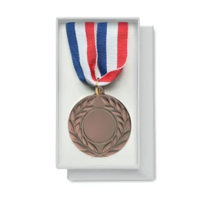 Medalie din fier cu curea din poliester în culorile albastru, alb și roșu Winner
