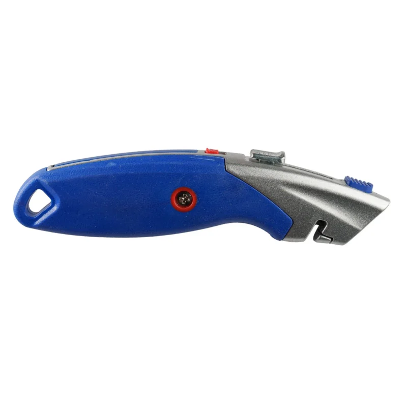 Cutter Optima Pro, lama trapezoidala + 4 rezerve SK2 tratate, 2 functiuni, zinc cu rubber grip Cutter Optima Pro, lama trapezoidala + 4 rezerve SK2 tratate, 2 functiuni, zinc cu rubber grip
